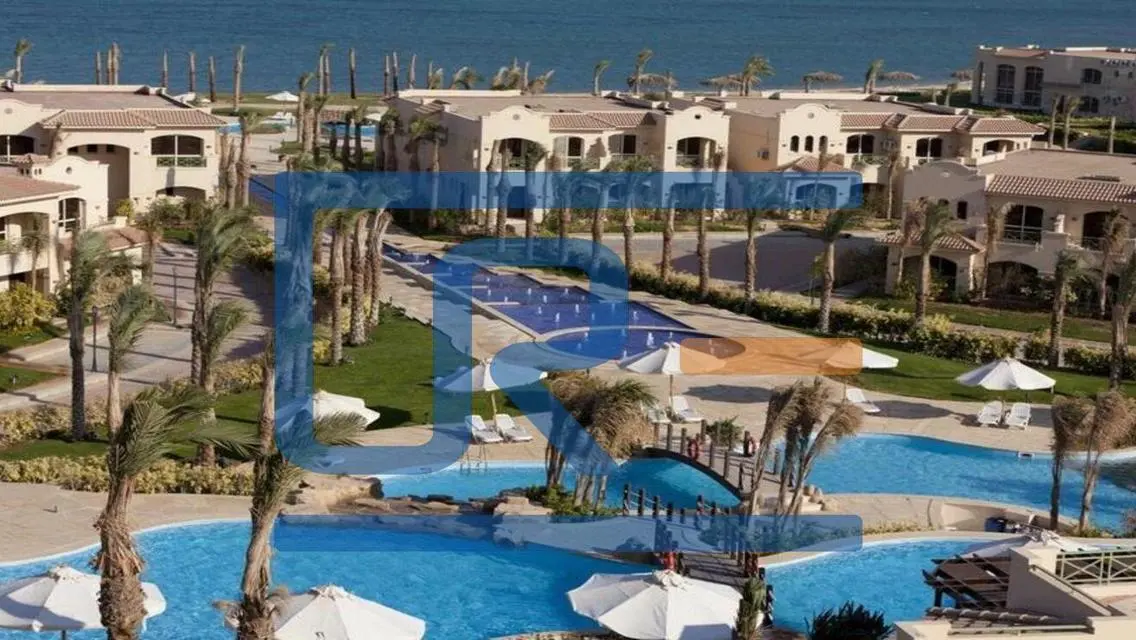 توين متشطبة بالكامل في لافيستا باي ايست  على البحر