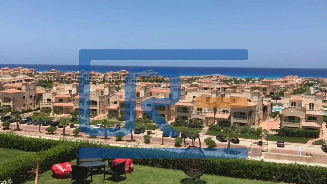 توين متشطبة بالكامل في لافيستا باي ايست  على البحر