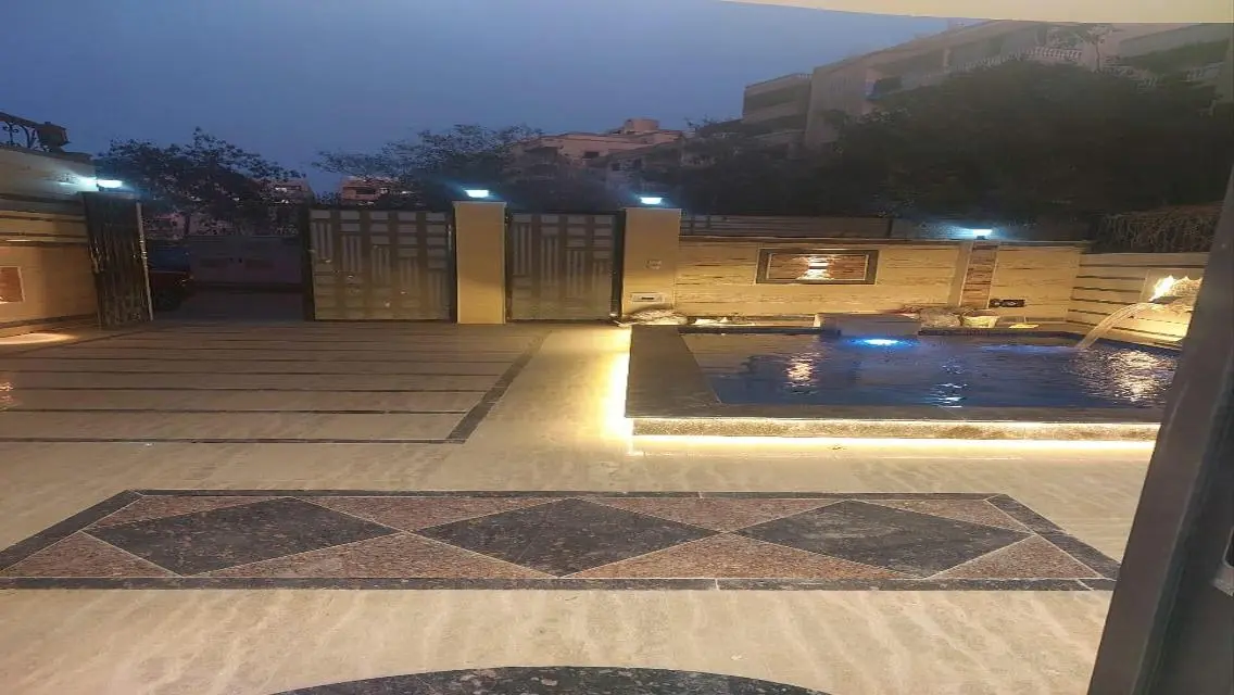 فيلا دوبلكس للبيع بحدائق الأهرام واجهه