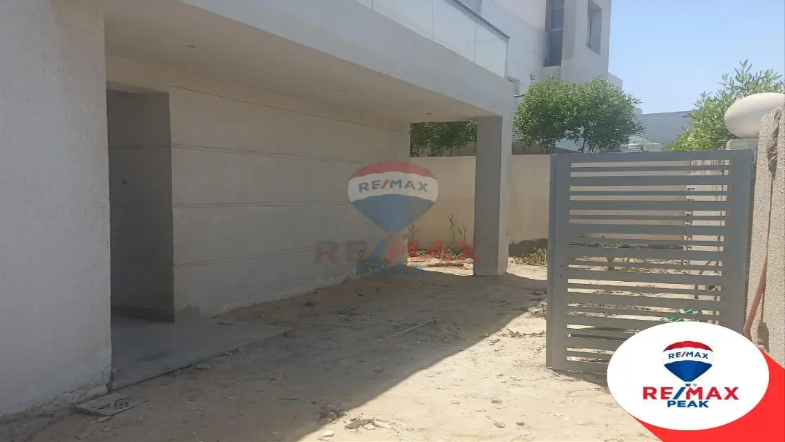 Cleopatra Square Compound Cleo Villa For Sale 325m