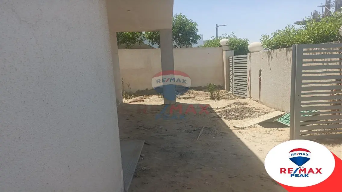 Cleopatra Square Compound Cleo Villa For Sale 325m