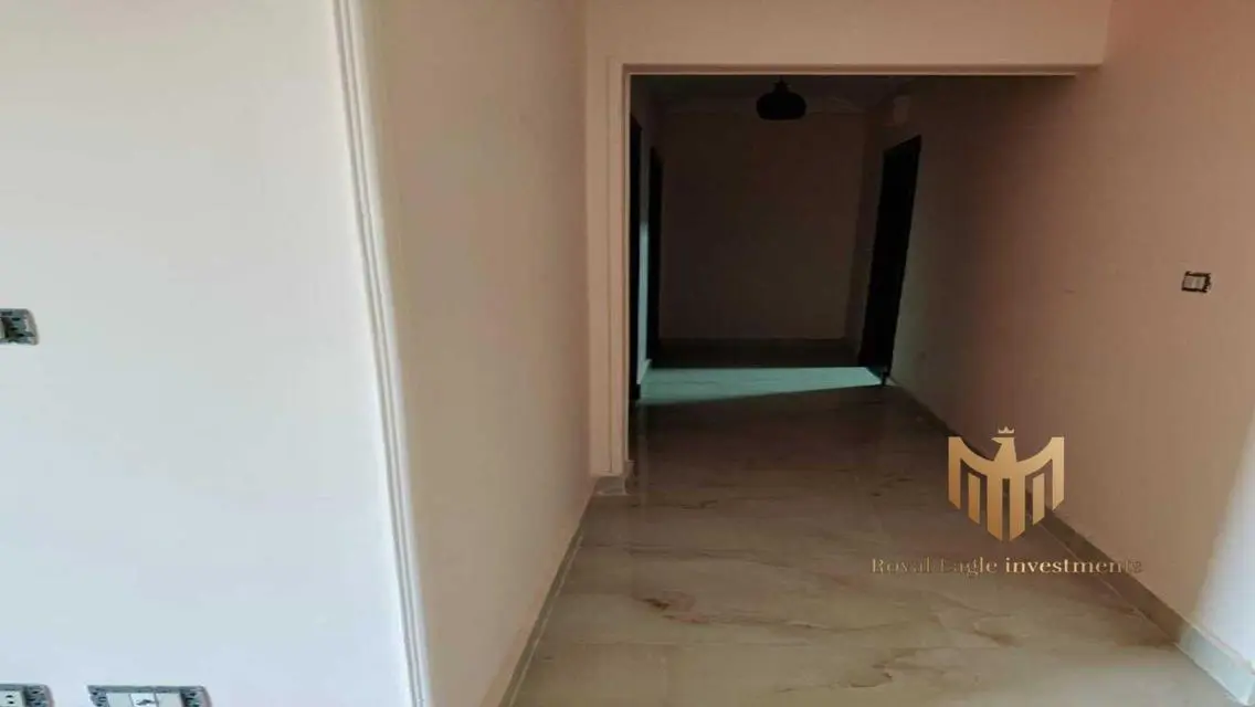 شقه للايجار في ايستاون بالمطبخ والتكييفات
