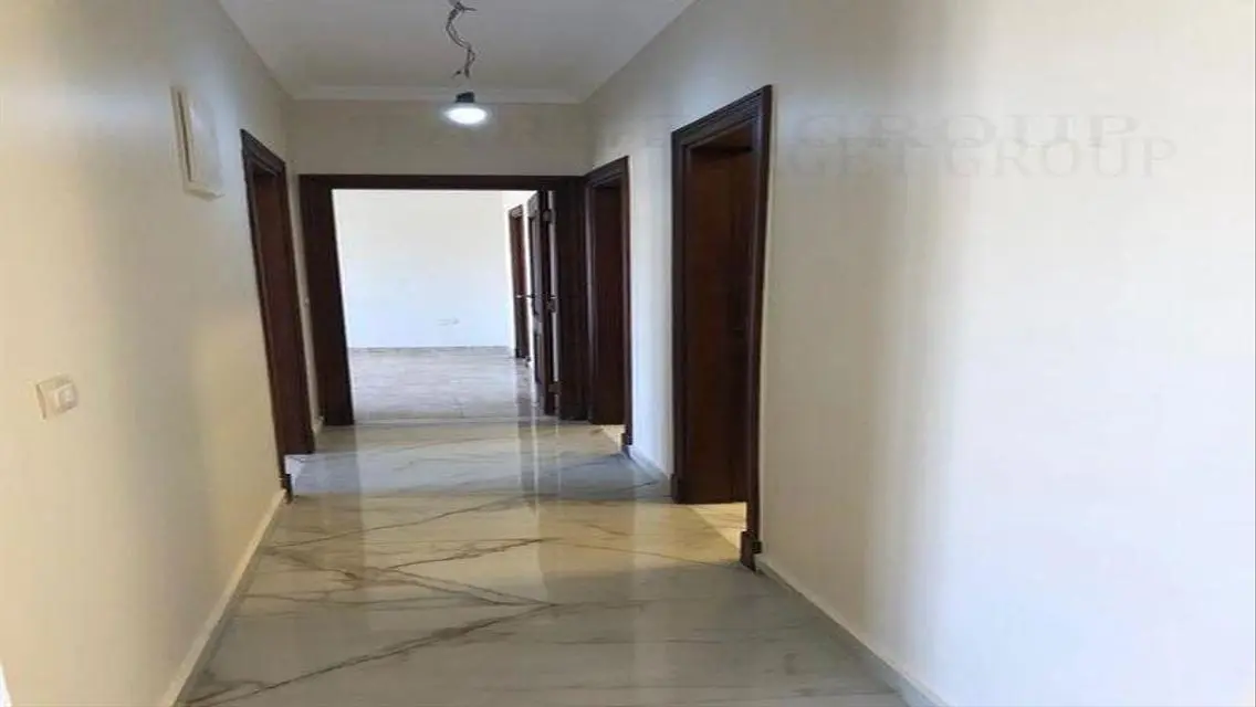 شقه نصف مفروشه الترا مودرن اول سكن