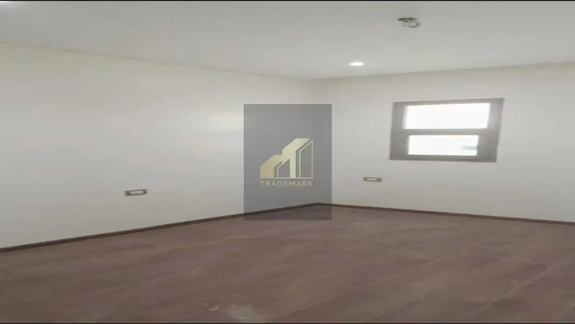 apartment with kitchen and ac\s prime location