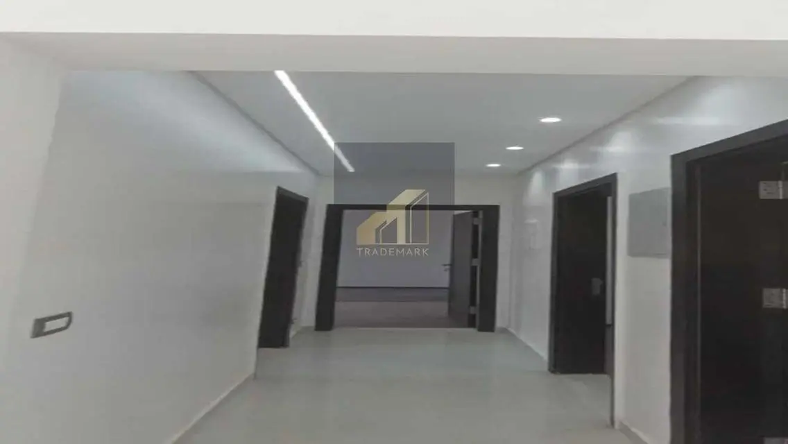 apartment with kitchen and ac\s prime location
