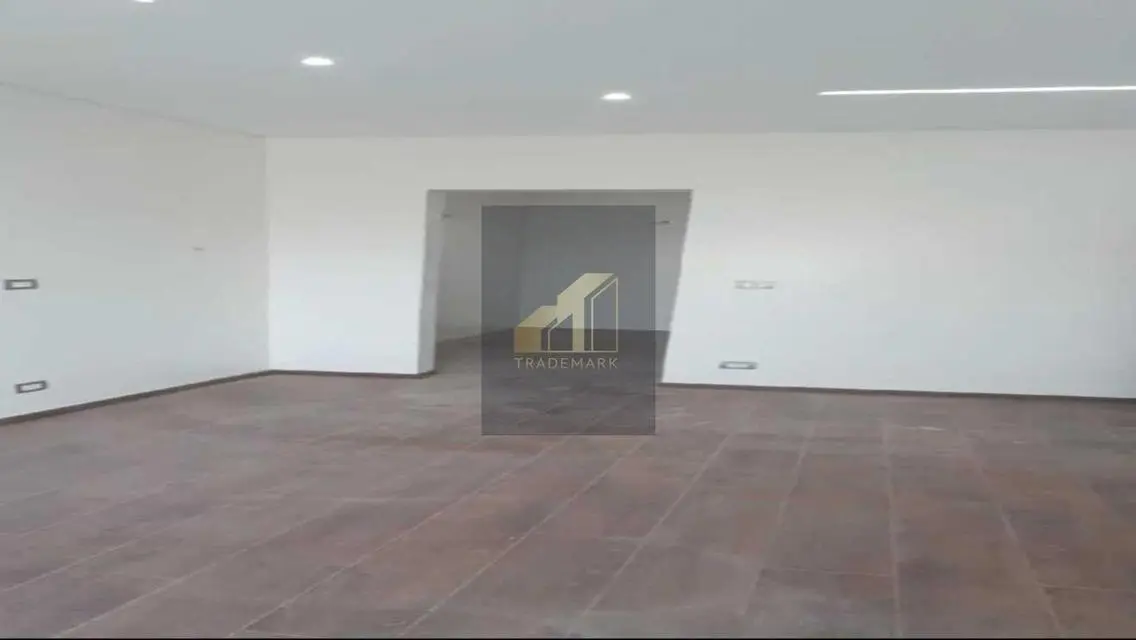 apartment with kitchen and ac\s prime location