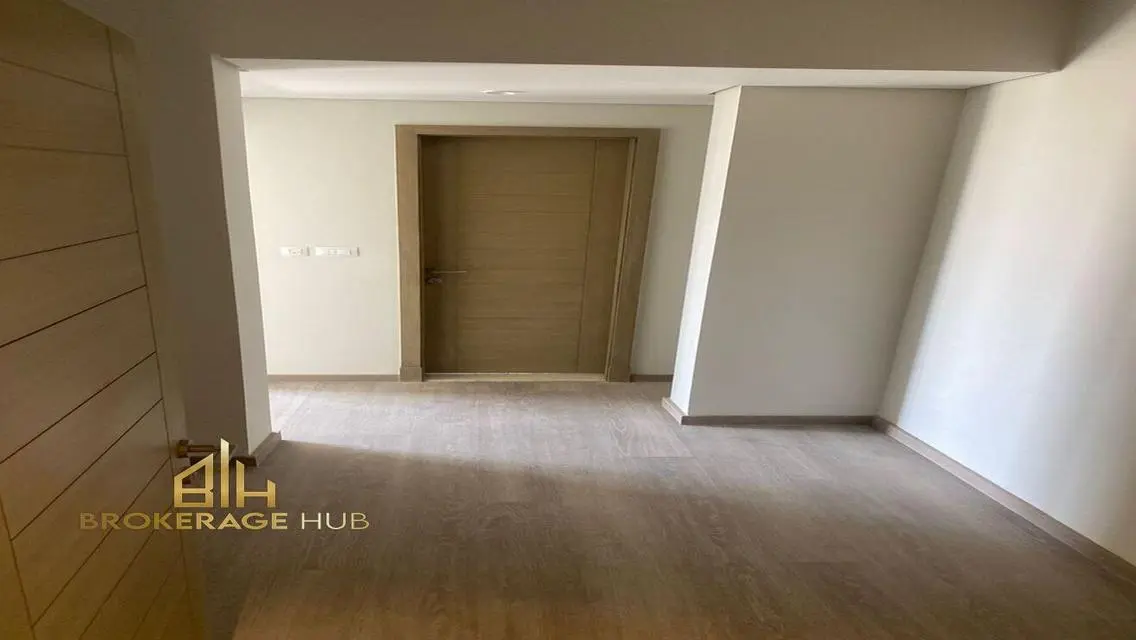Apartment 157 SQM with for rent in mivida Avenue