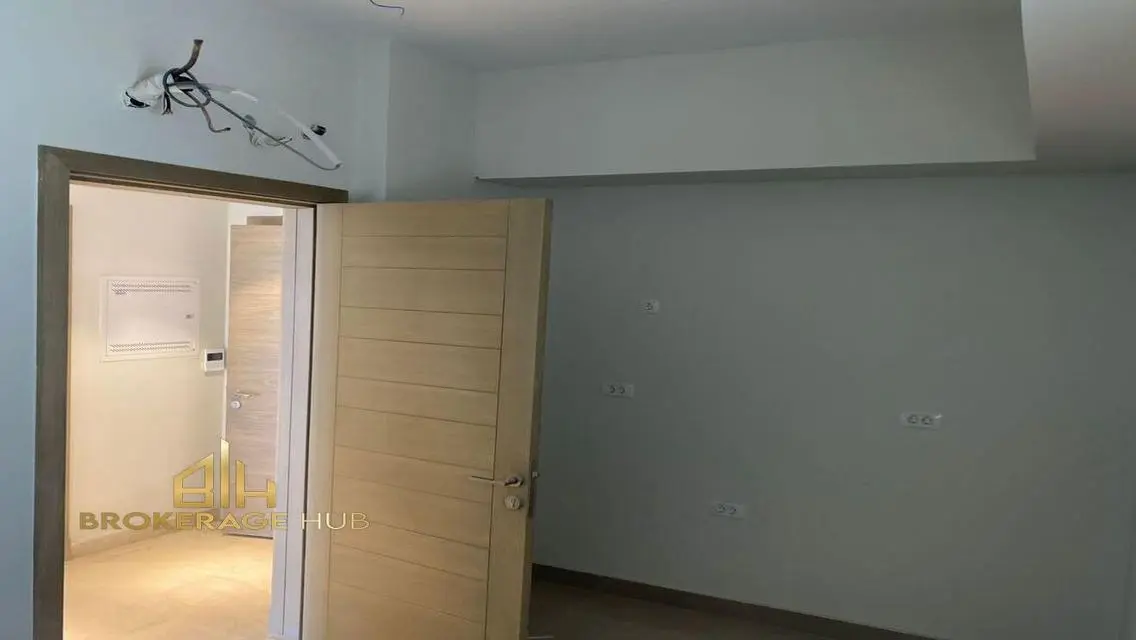 Apartment 157 SQM with for rent in mivida Avenue