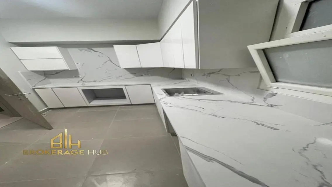 Apartment 157 SQM with for rent in mivida Avenue