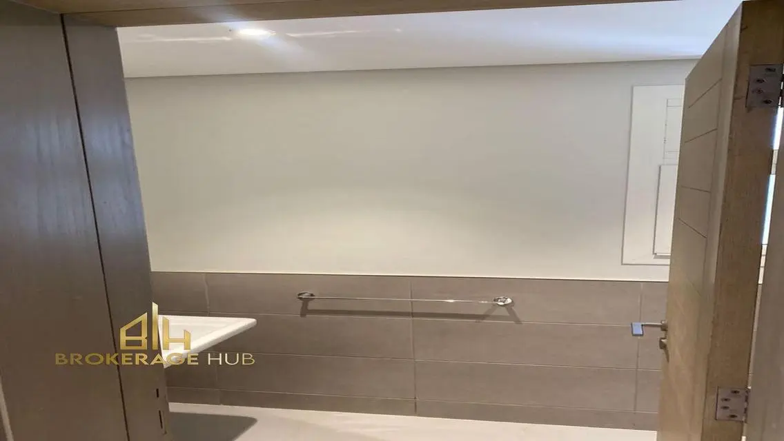 Apartment 157 SQM with for rent in mivida Avenue