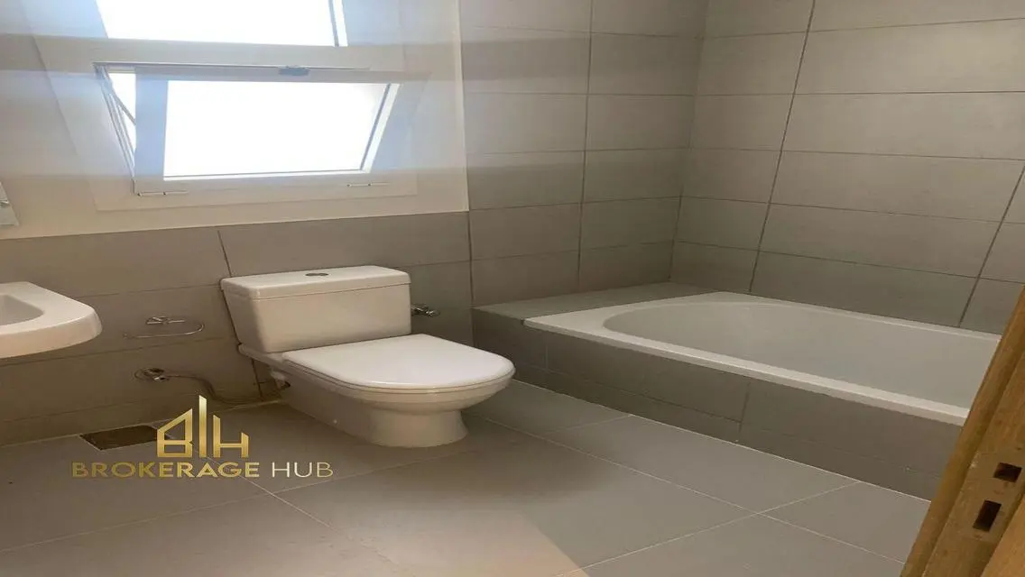 Apartment 157 SQM with for rent in mivida Avenue