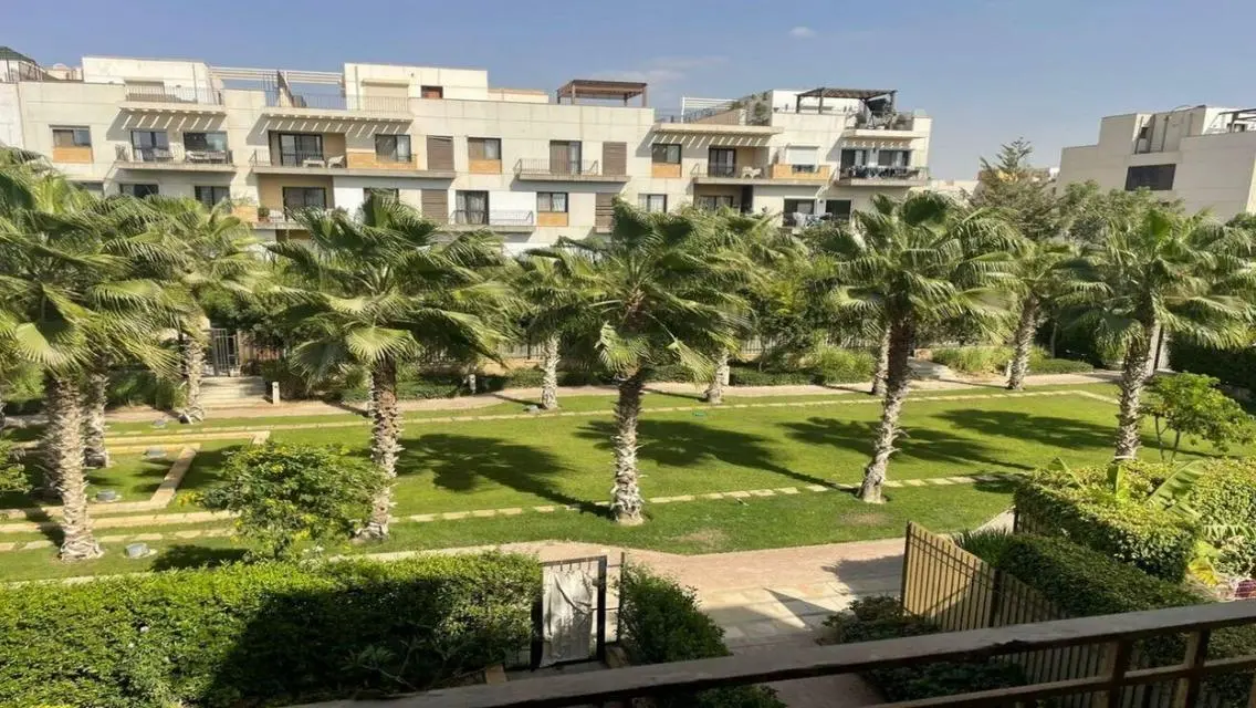 Duplex in West Town – Second &amp; Top Floor