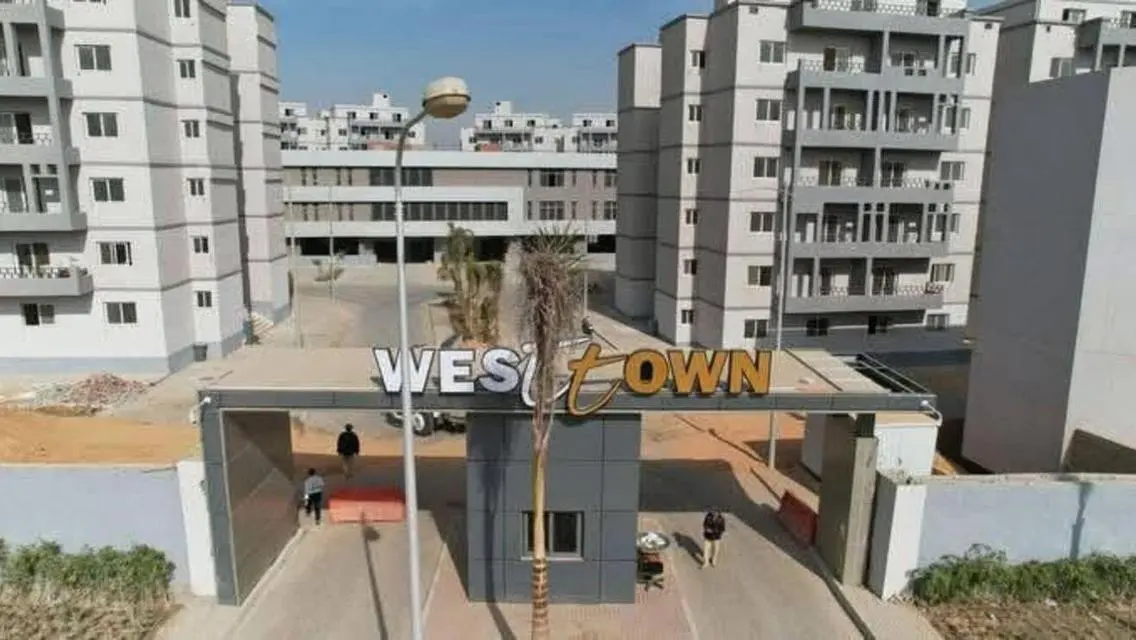 Duplex in West Town – Second &amp; Top Floor