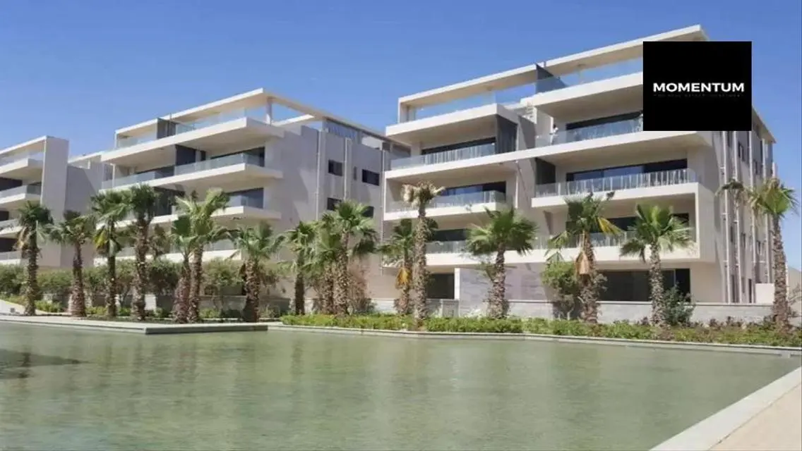 For sale in Lake View, an apartment of 230 meters