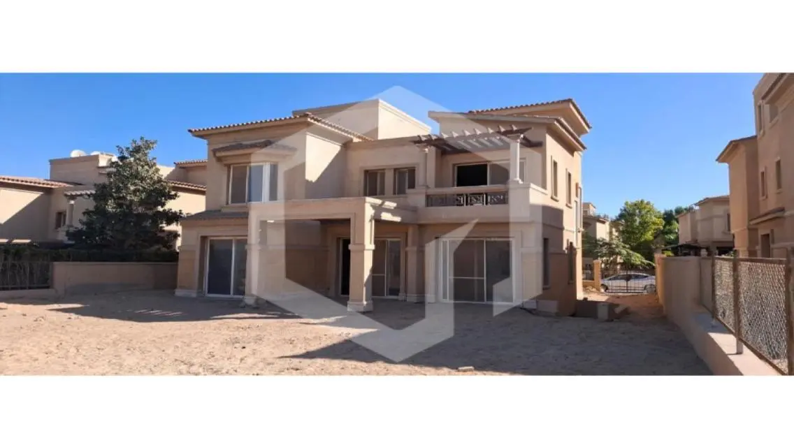 Villa for sale in a prime location in Meadows Park
