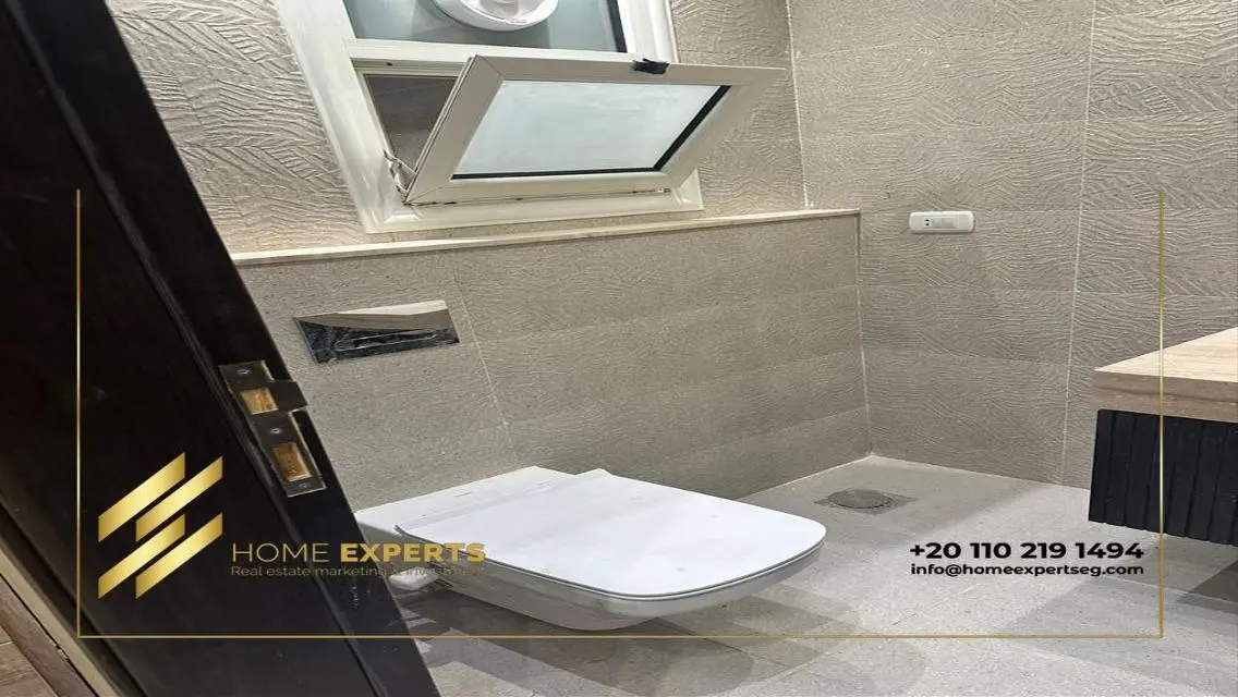 Luxury Apartment for Rent at 25000