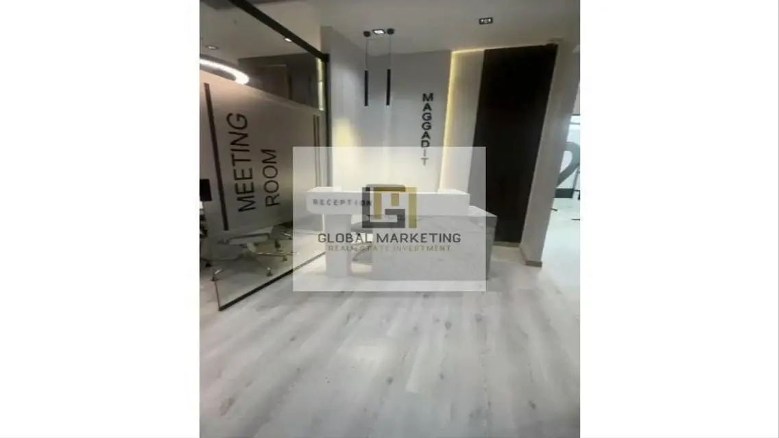 Finished office 192m for rent in Cairo Festival