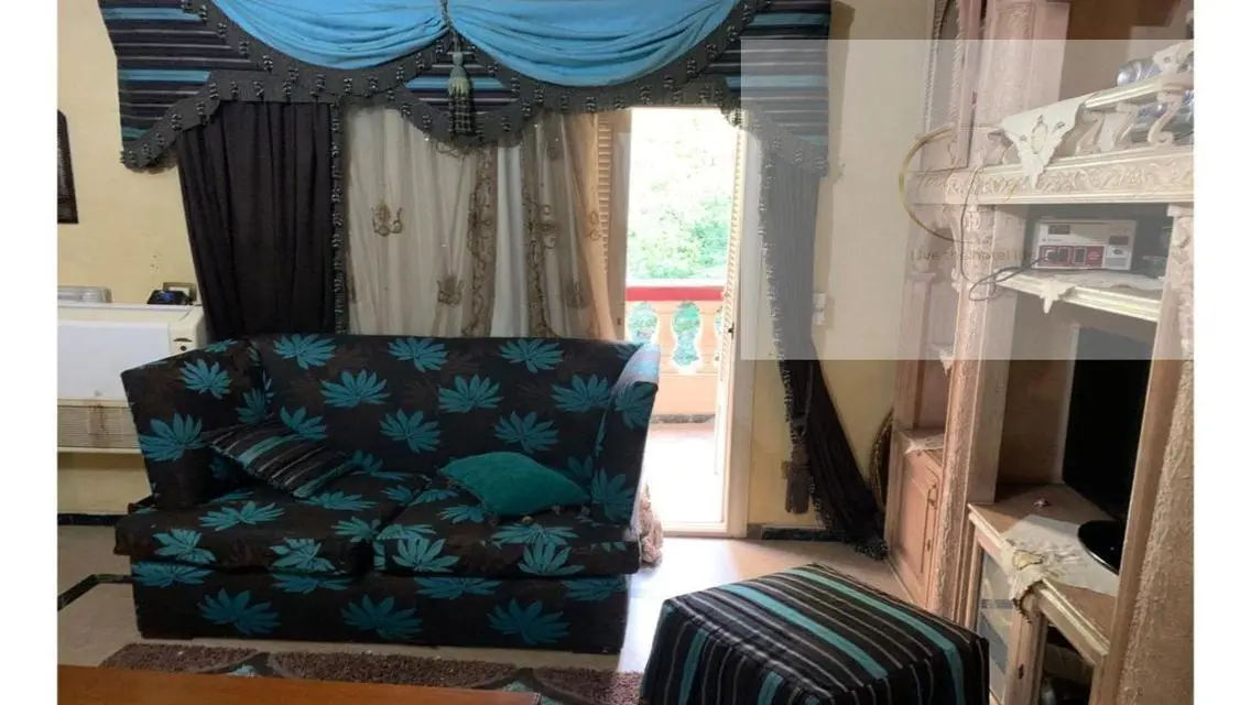 نص فيلا للبيع بالحي الخامس مدينة العبور