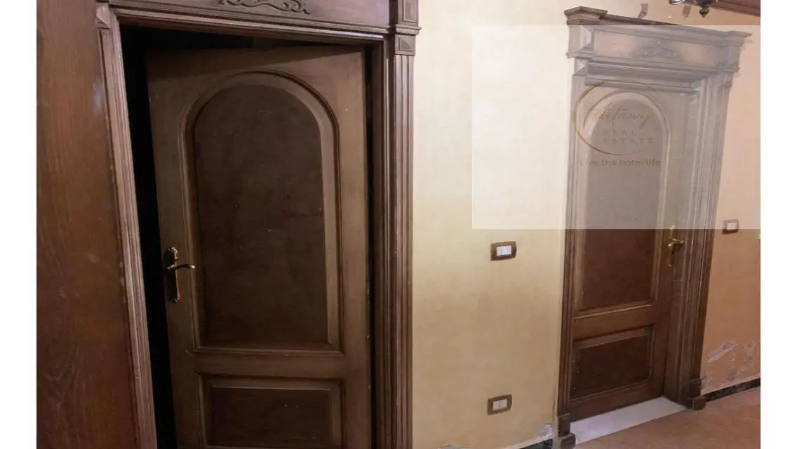 نص فيلا للبيع بالحي الخامس مدينة العبور
