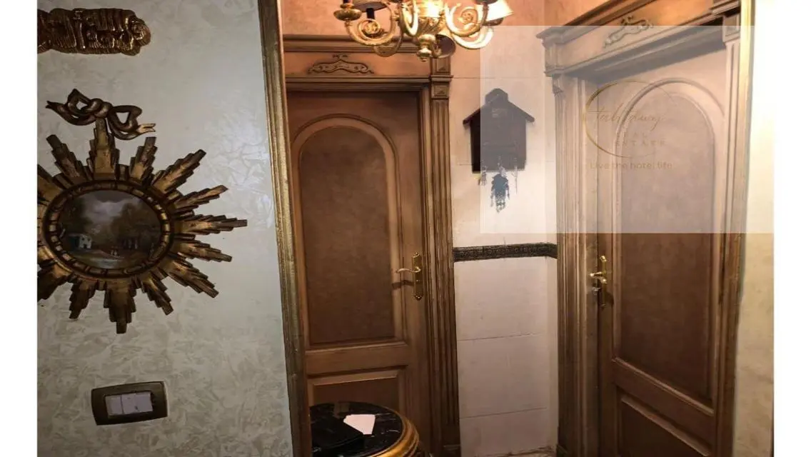 نص فيلا للبيع بالحي الخامس مدينة العبور