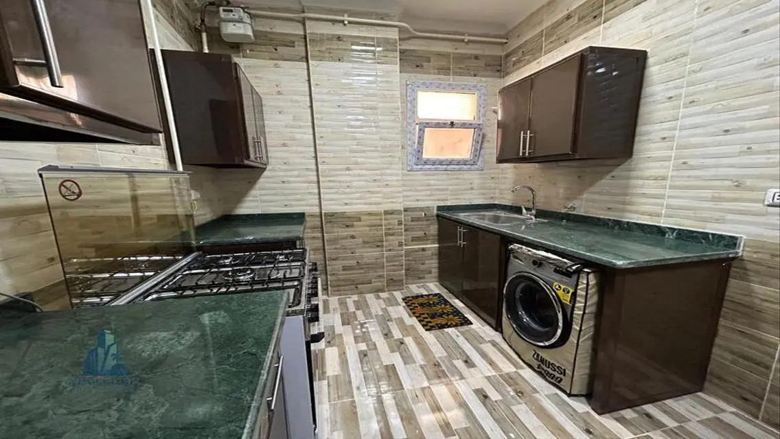 شقة فاخرة للإيجار مطلة على المدينة