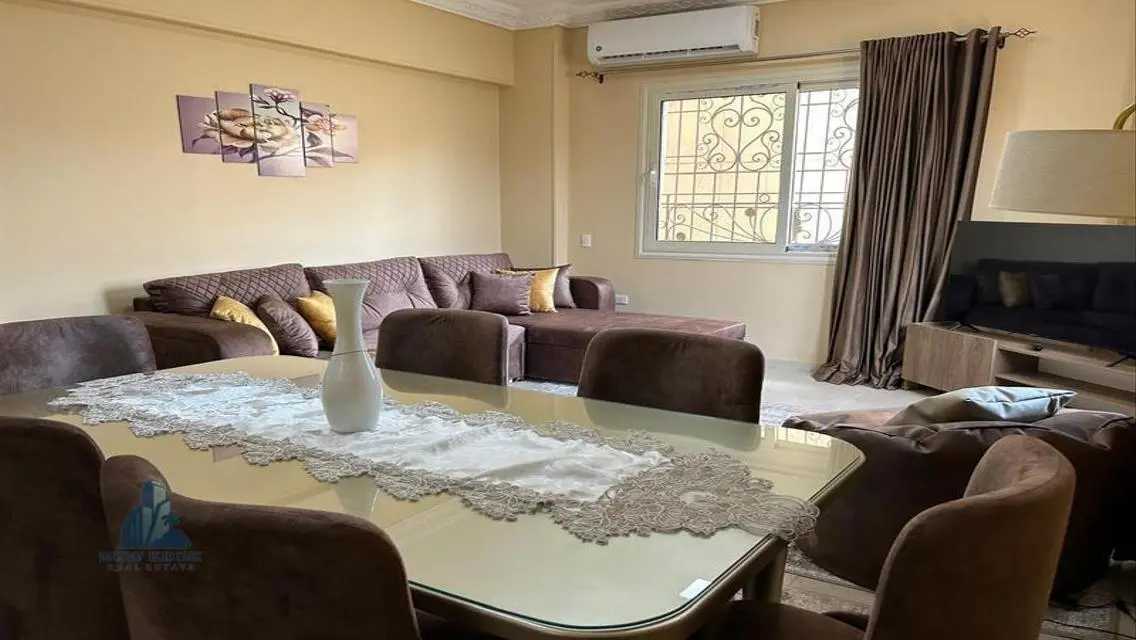 شقة فاخرة للإيجار مطلة على المدينة