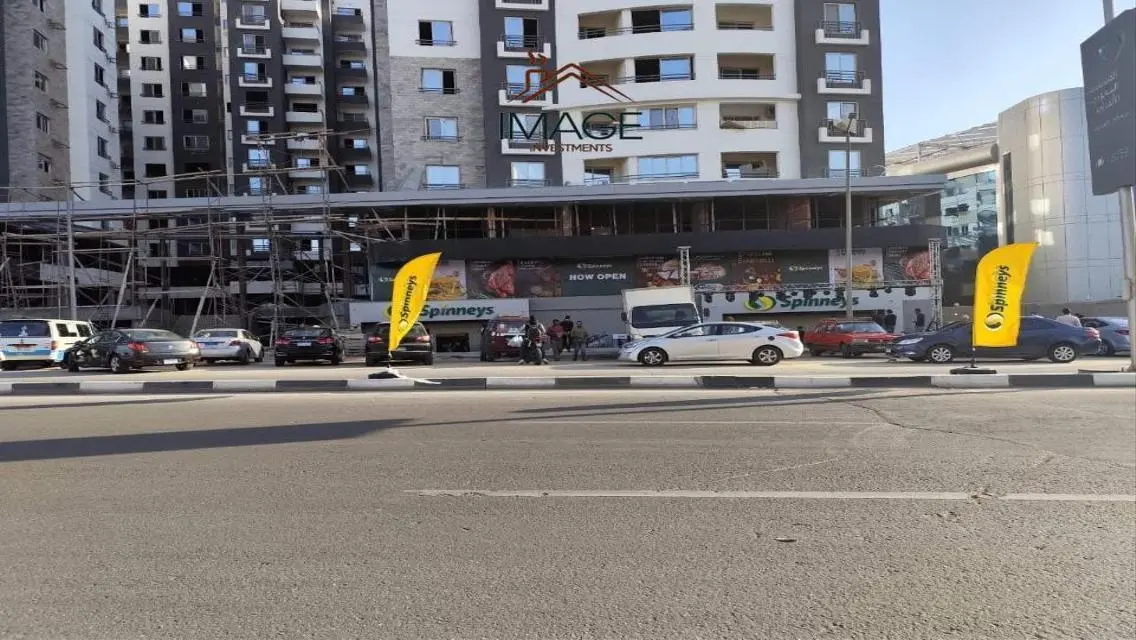 بأقل سعر امتلك محل تجاري على محور طه حسين مباشرة