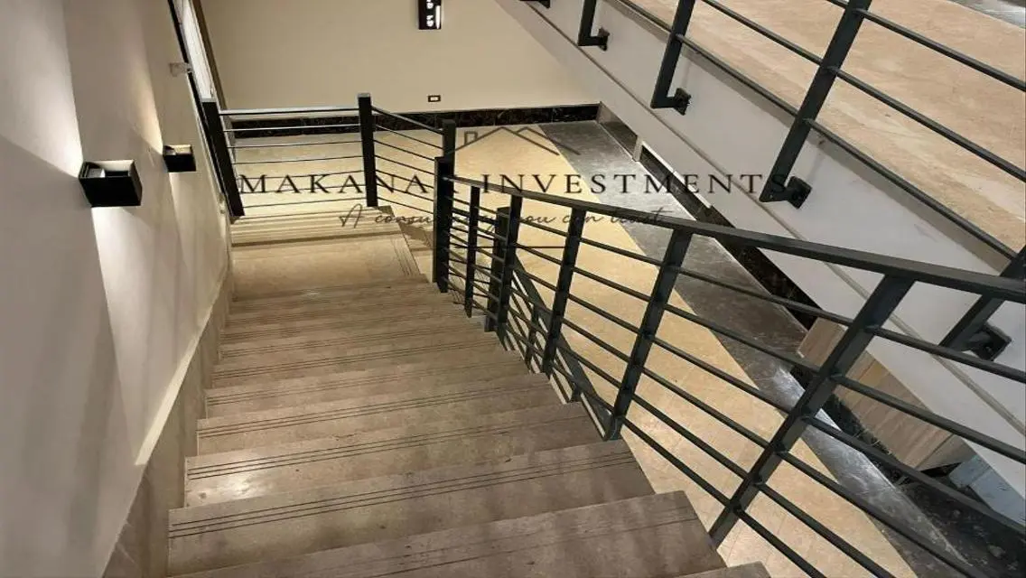 Ready to move luxurious finishing 3BR prime loc