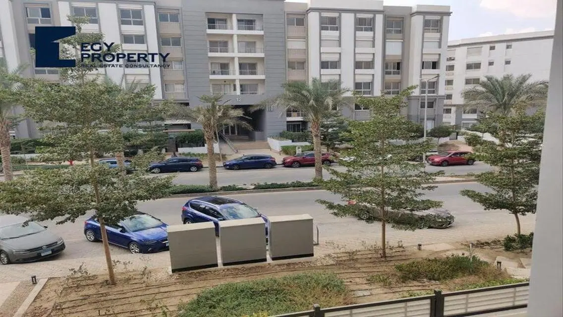 شقة كاملة التشطيب في هايد بارك اقساط 11 سنة !!