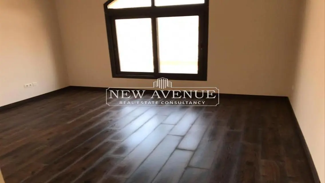 Luxurious Home for Sale with Spacious Design