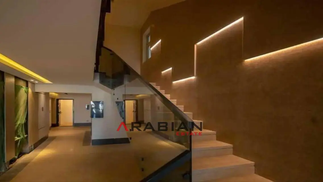 DP 5% &amp;inst-8y own villa 215m in palm hills