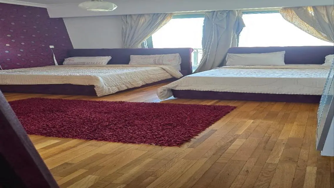 بالفورسيزون شقه للإيجار 200 متر
