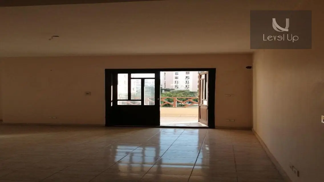 شقة للبيع بسعر لقطة مساحة مميزة و فيو تحفة بالرحاب