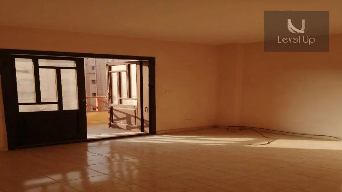 شقة للبيع بسعر لقطة مساحة مميزة و فيو تحفة بالرحاب