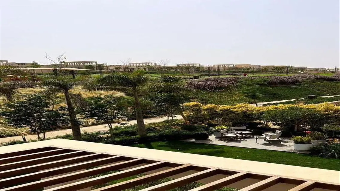 تاون هاوس بفيو مفتوح في او ويست موقع ممتاز