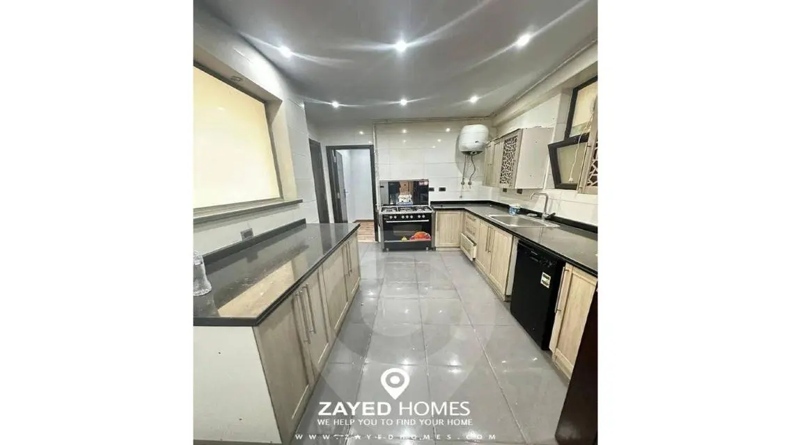 For rent a ground duplex 240 m in Westown Beverly