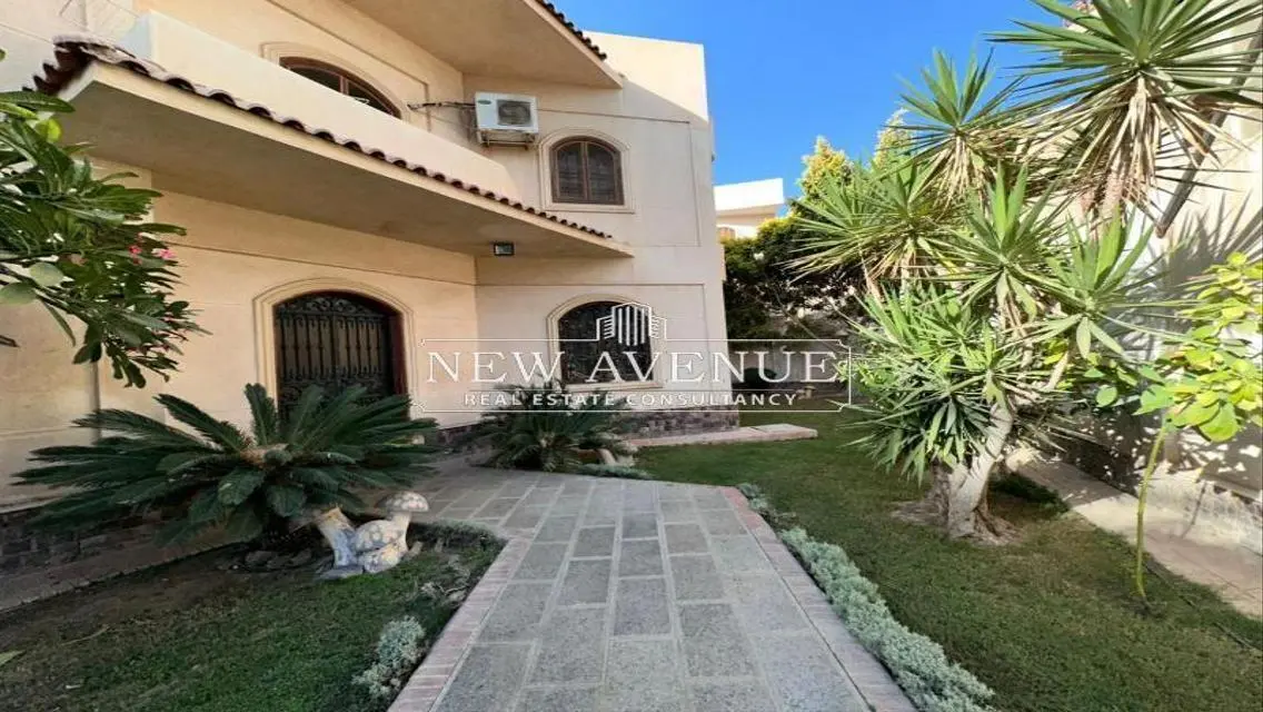 Two villas with big pool - Modern Finishing