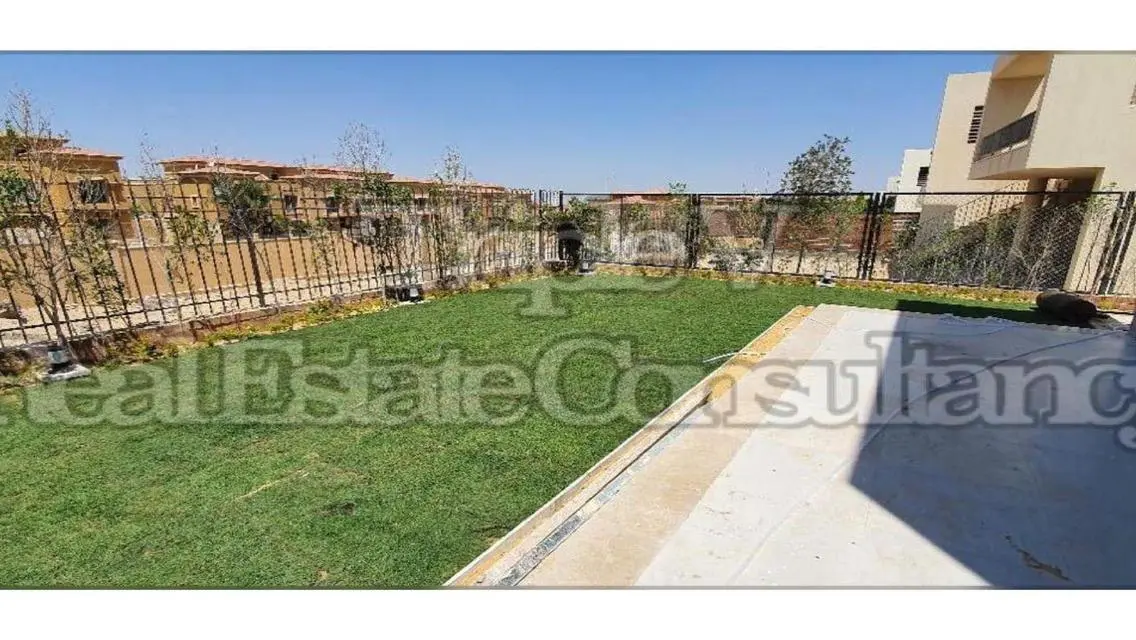Corner Town House Furnished Ultra Modern