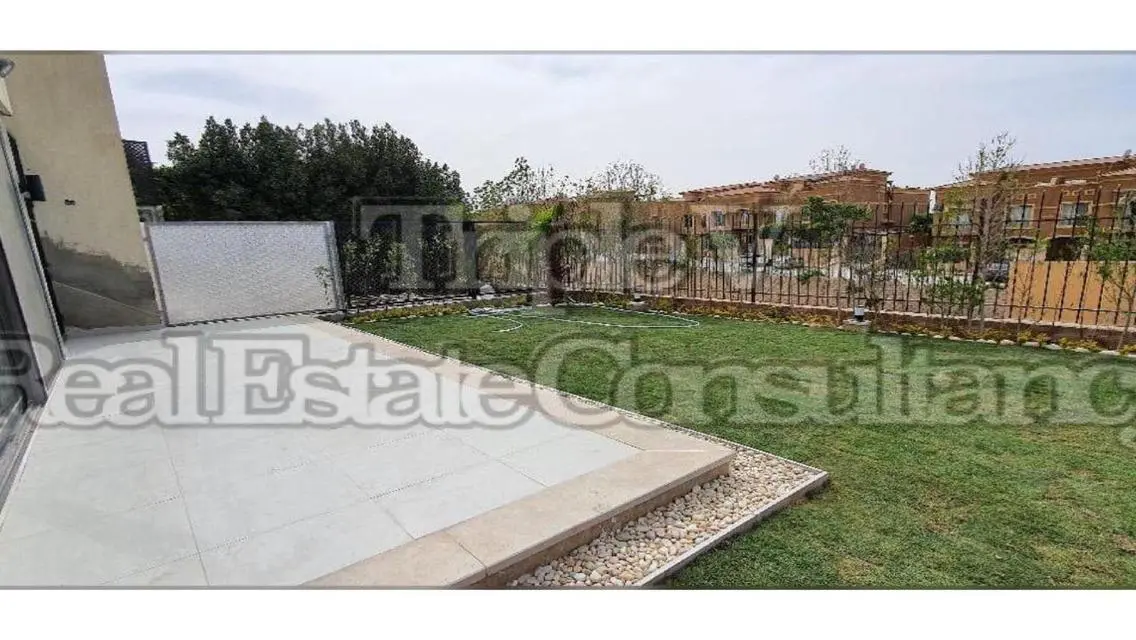 Corner Town House Furnished Ultra Modern