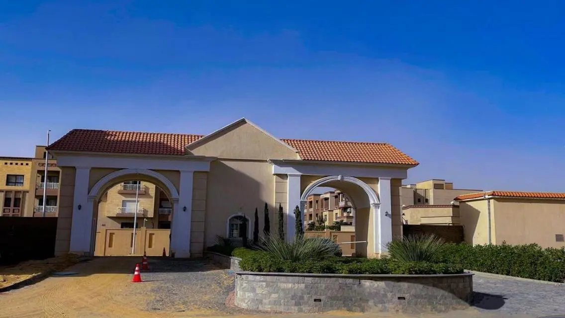 duplex Ready to move 272m near Grand Heights!