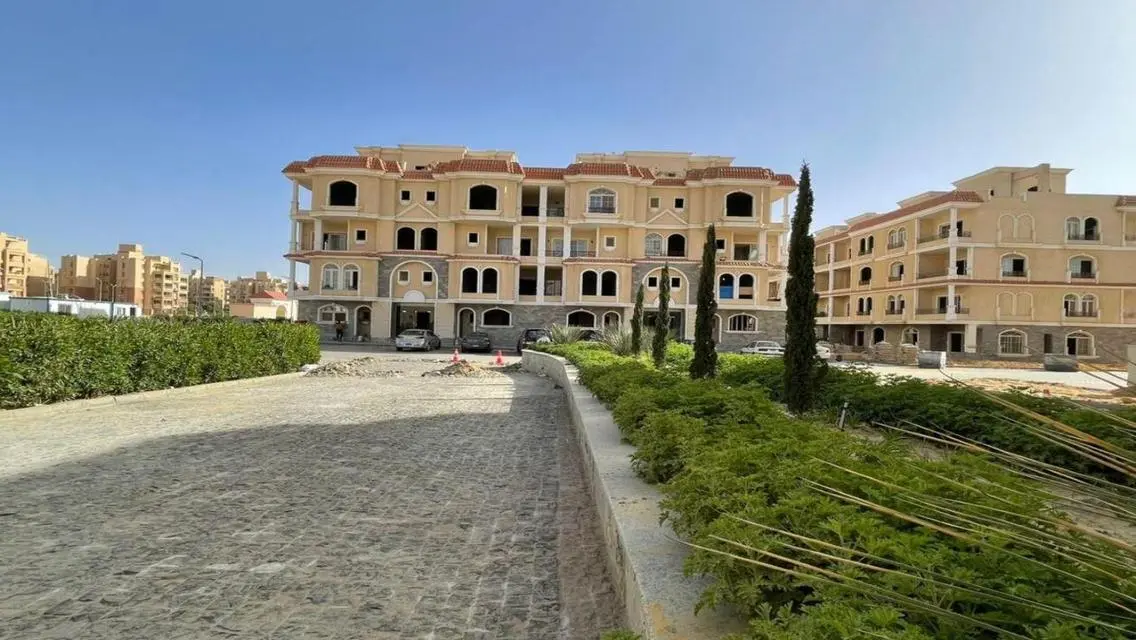 duplex Ready to move 272m near Grand Heights!