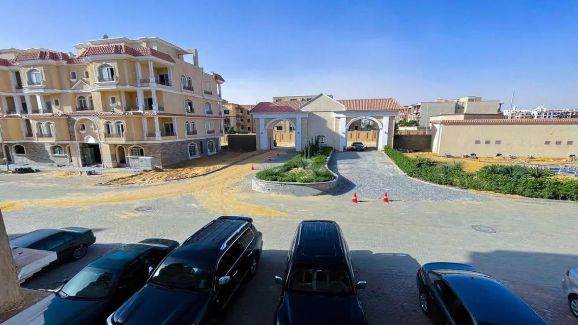 duplex Ready to move 272m near Grand Heights!