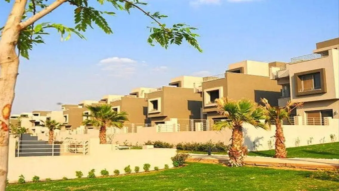 Townhouse corner on 3 facades installments