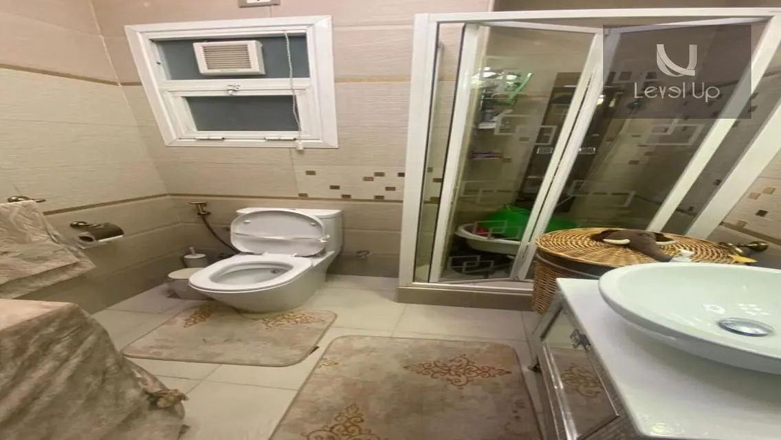 شقة لقطة للبيع تشطيب خاص و لوكيشن مميز في الرحاب