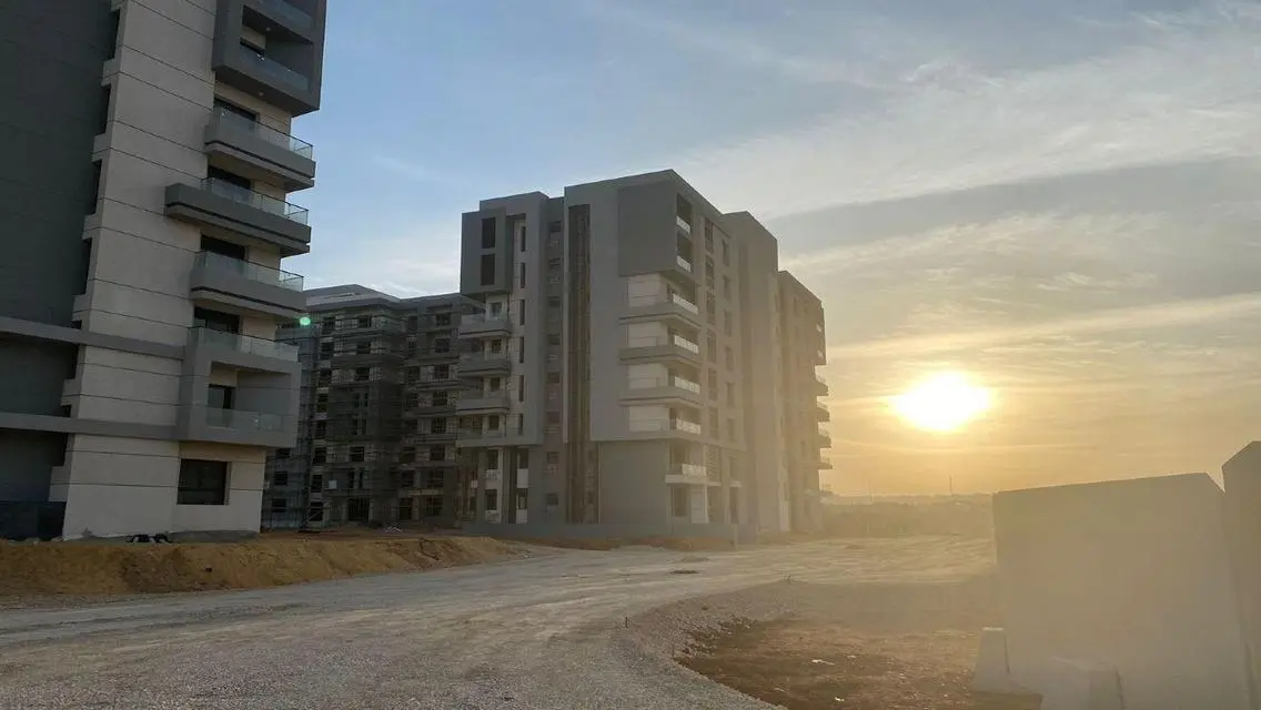 Apartment 165m direct view of the Green River