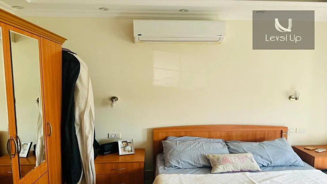 اي فيلا للبيع متشطبة بالمطبخ ماونتن فيو هايد بارك