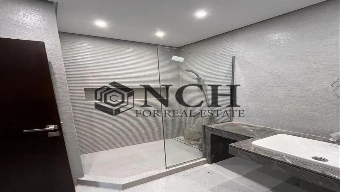 APARTMENT 184M, KITCHEN WITH APPLIANCES AND ACS.