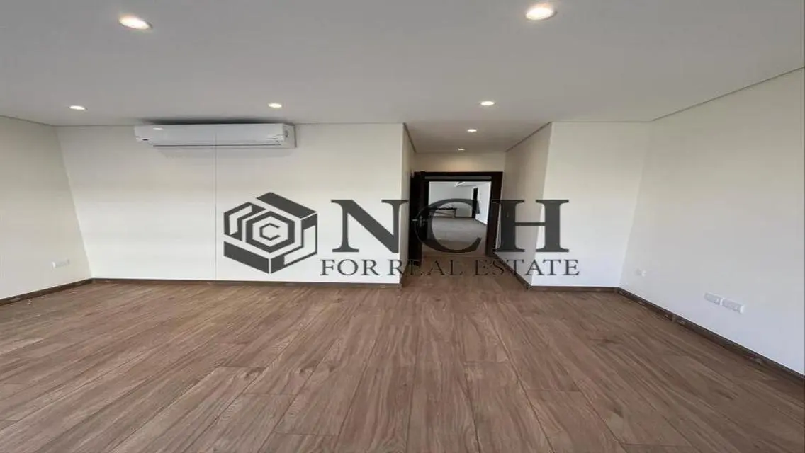 APARTMENT 184M, KITCHEN WITH APPLIANCES AND ACS.