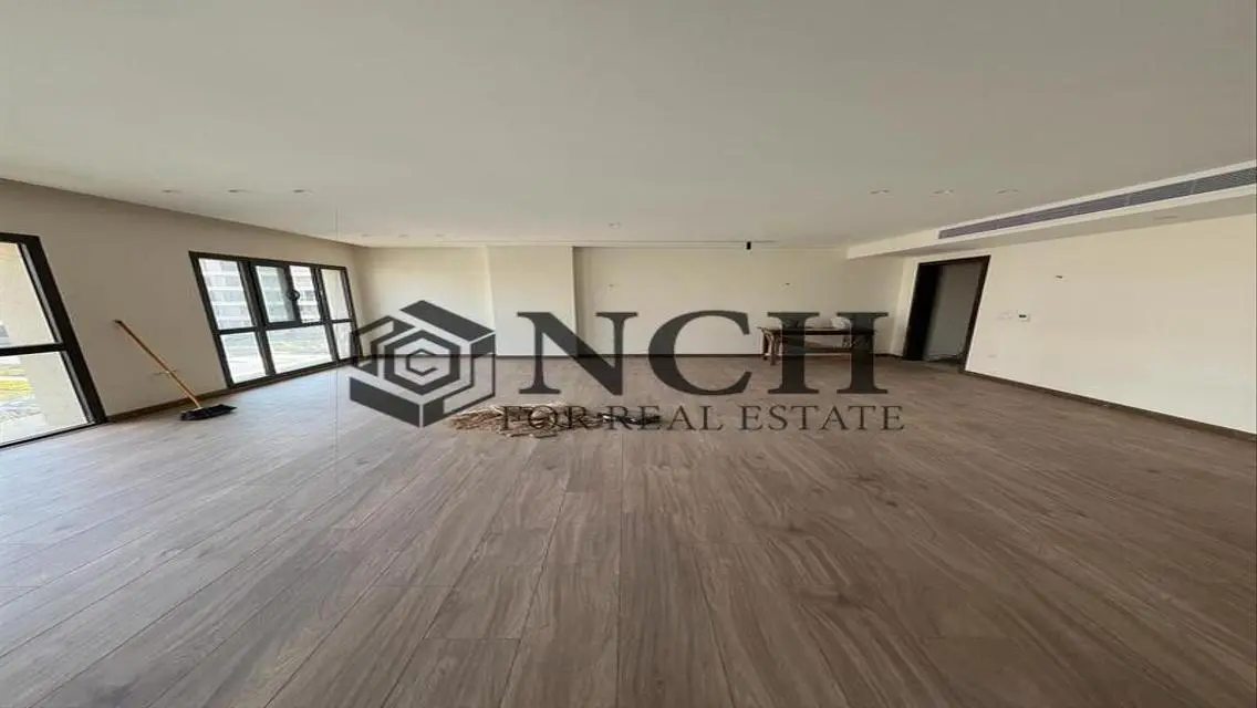 APARTMENT 184M, KITCHEN WITH APPLIANCES AND ACS.