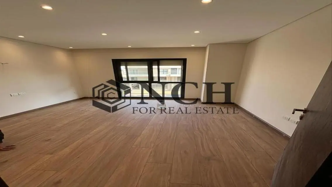 APARTMENT 184M, KITCHEN WITH APPLIANCES AND ACS.
